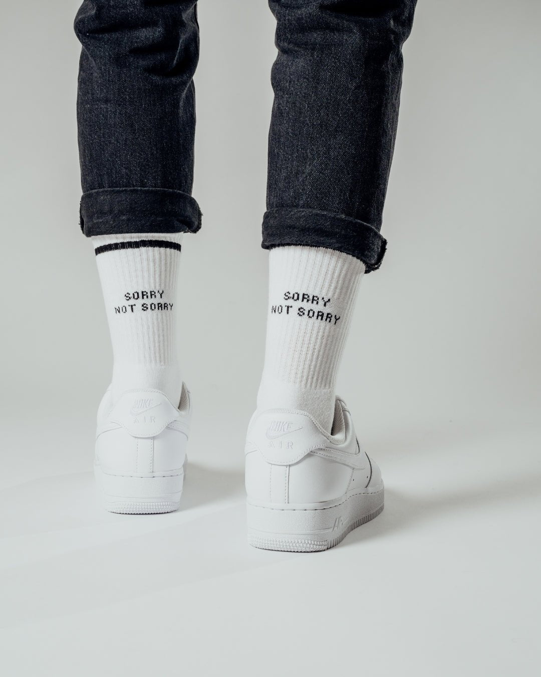 SORRY NOT SORRY - WEISS Socken - NBDC